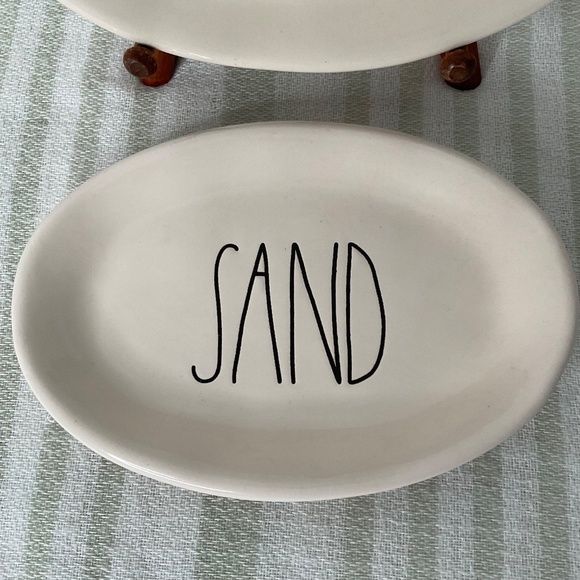 Rae Dunn Vintage Farmhouse By MAGENTA Surf And Sand Plates Set Of 2 - Picture 4 of 5